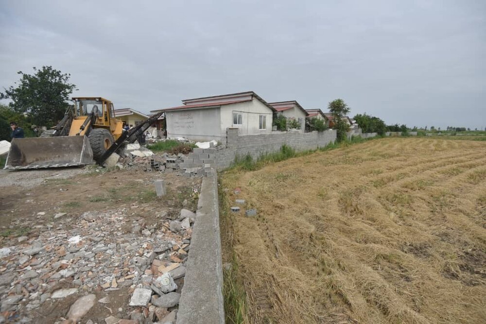 حکم تخریب ساخت و سازهای غیرمجاز در ساوه اجرا شد